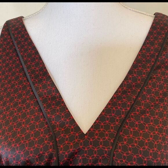 New York & Company Sleeveless Black Pattern Blouse - Picture 2 of 7